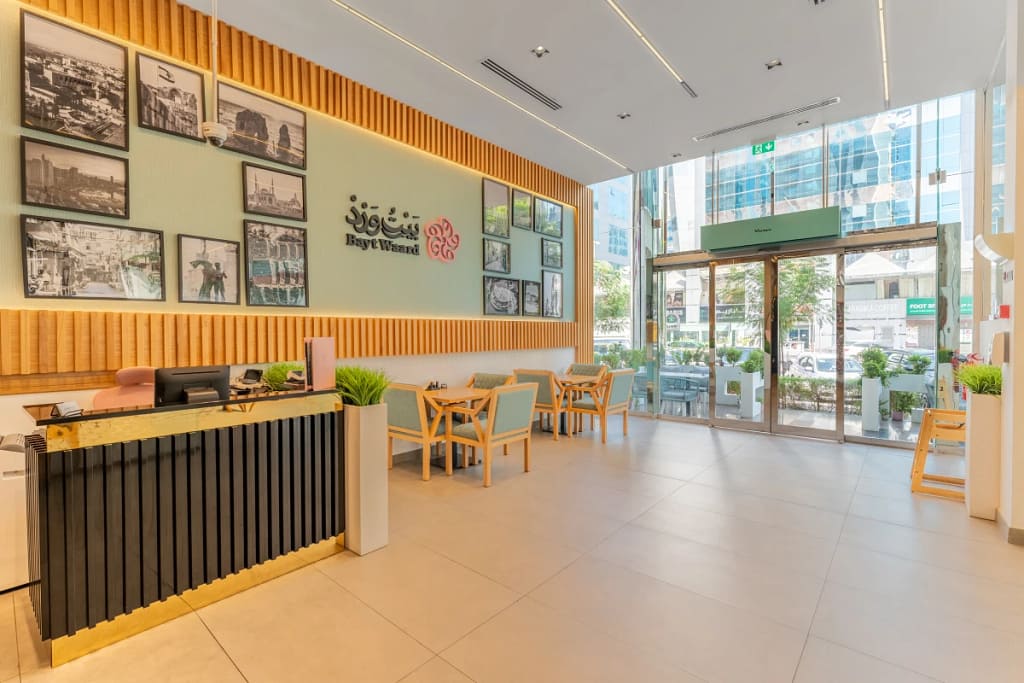 Restaurants in Deira Dubai – Enjoy a Premium Dining Experience at Baytwaard