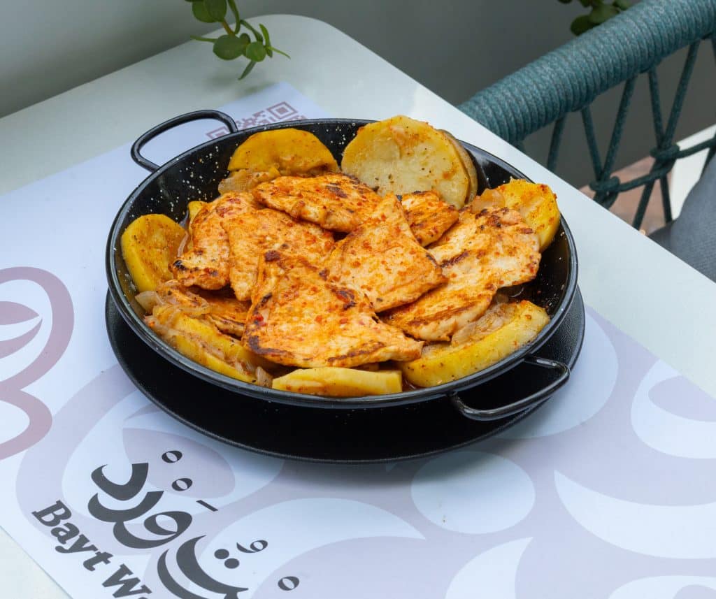 مطاعم دبي التي تقدم المشاوي المشكلة: استمتع بالنكهات الأصيلة في بيت ورد